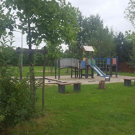 Mieszkanie Z Ogrodkiem Breslávia Exterior foto